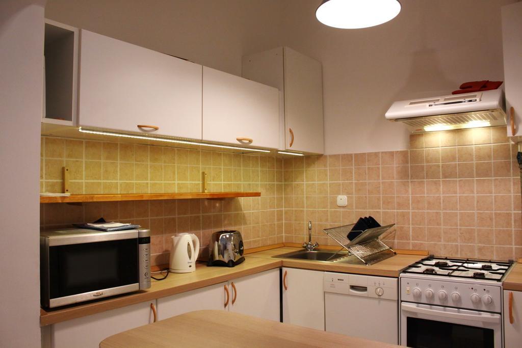 Bpm-Comfy Stay Bajcsy บูดาเปสต์ ภายนอก รูปภาพ